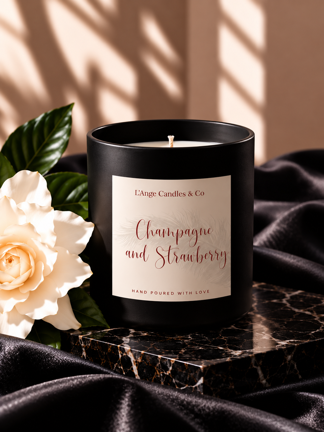 CHAMPAGNE & STRAWBERRY DELUXE CANDLE